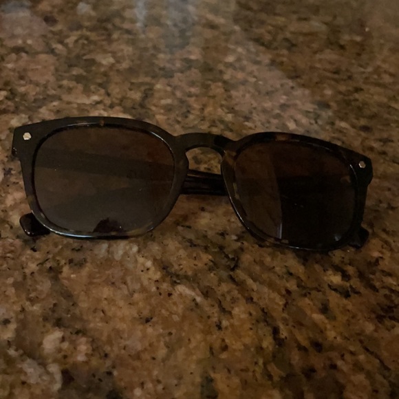 Burberry sunglasses - Picture 4 of 7